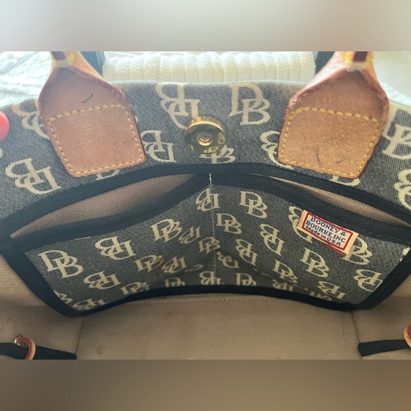 Dooney & Bourke Signature Crossbody Satchel Tulip Tote - Picture 15 of 16